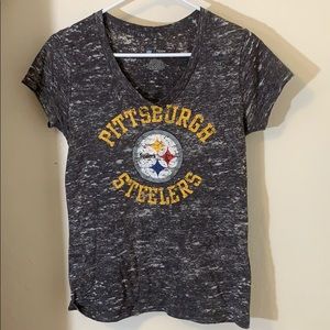Women’s fitting Steeler’s t-shirt